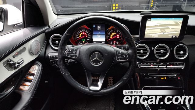 Mercedes-Benz GLC-Class GLC300 4MATIC AMG Line