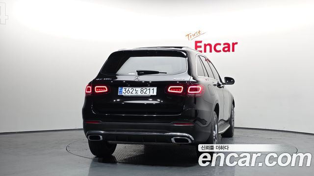 Mercedes-Benz GLC-Class GLC300e 4MATIC