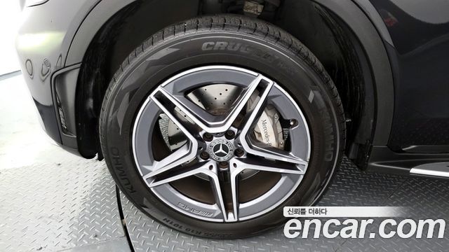 Mercedes-Benz GLC-Class GLC300e 4MATIC