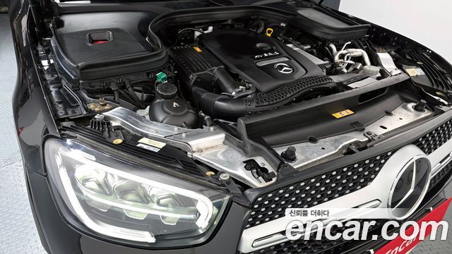 Mercedes-Benz GLC-Class GLC300e 4MATIC