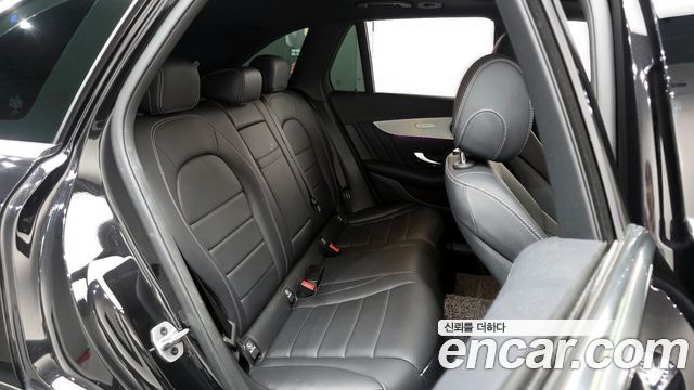 Mercedes-Benz GLC-Class GLC300e 4MATIC