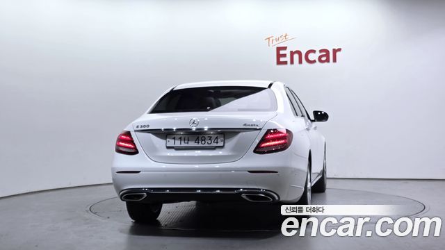 Mercedes-Benz E-Class E300 4MATIC Exclusive