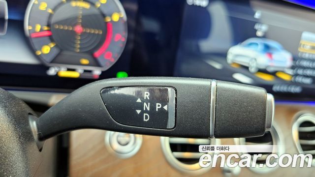 Mercedes-Benz E-Class E300 4MATIC Exclusive