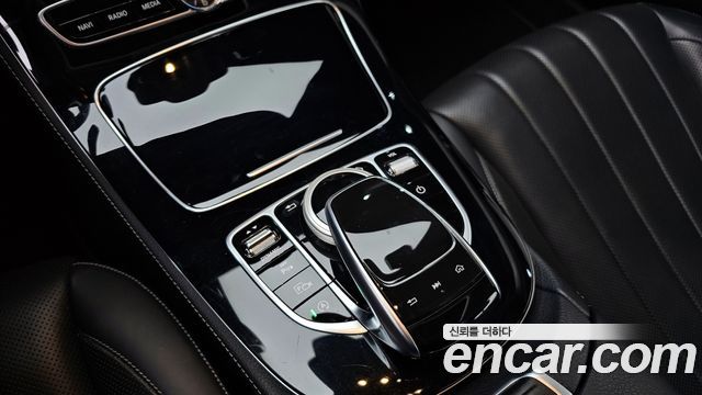 Mercedes-Benz E-Class E300 4MATIC Exclusive