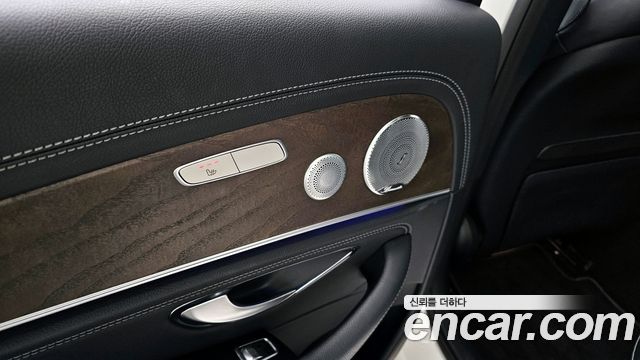 Mercedes-Benz E-Class E300 4MATIC Exclusive