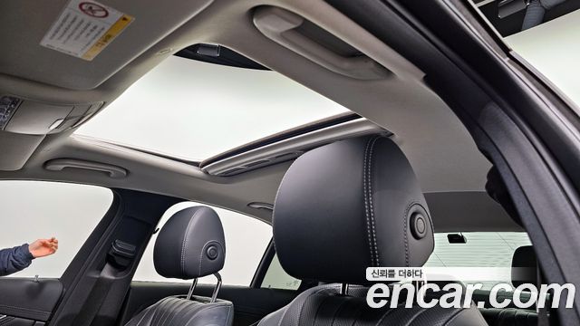 Mercedes-Benz E-Class E300 4MATIC Exclusive