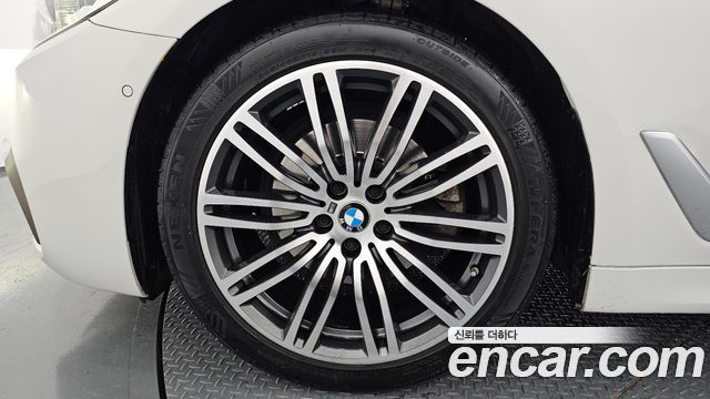 BMW 5-Series 520d M Sport Package Plus