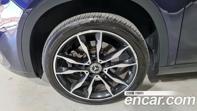 Mercedes-Benz GLA-Class GLA250 4MATIC