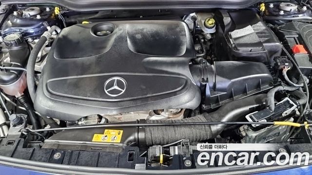 Mercedes-Benz GLA-Class GLA250 4MATIC