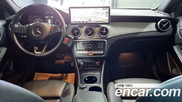 Mercedes-Benz GLA-Class GLA250 4MATIC