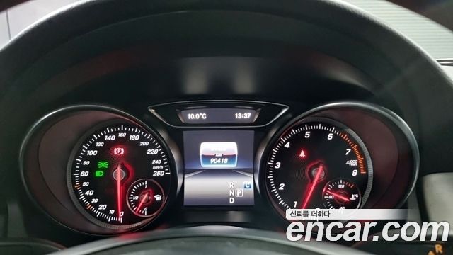 Mercedes-Benz GLA-Class GLA250 4MATIC