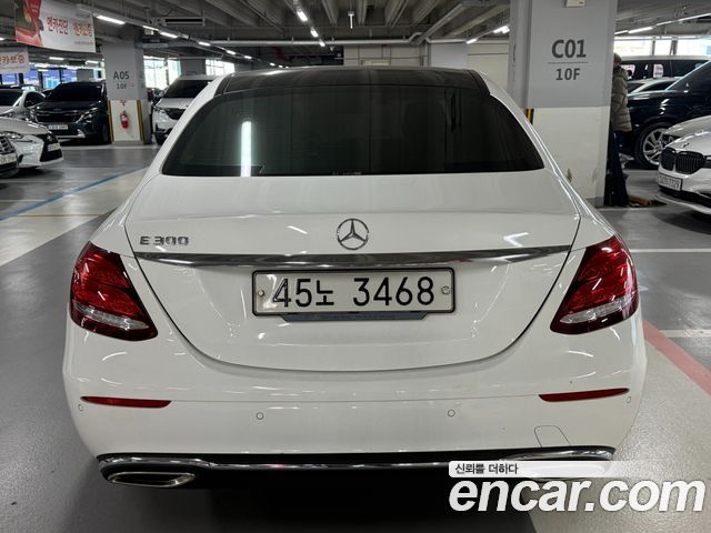 Mercedes-Benz E-Class E300 Avantgarde