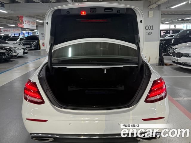 Mercedes-Benz E-Class E300 Avantgarde
