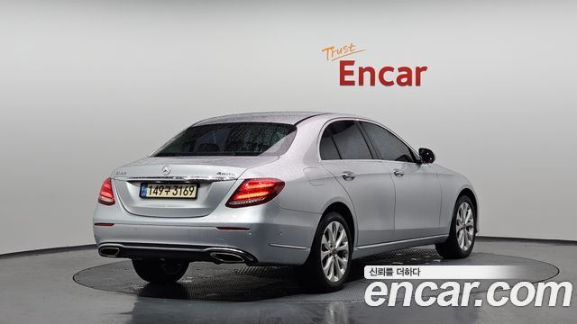 Mercedes-Benz E-Class E300 4MATIC Exclusive