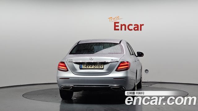 Mercedes-Benz E-Class E300 4MATIC Exclusive