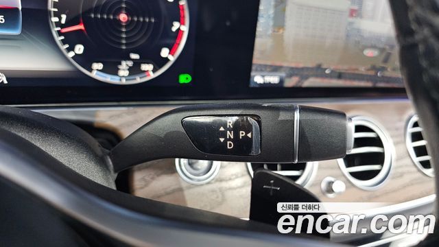 Mercedes-Benz E-Class E300 4MATIC Exclusive