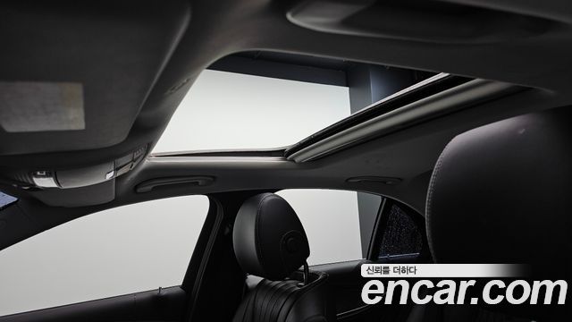 Mercedes-Benz E-Class E300 4MATIC Exclusive