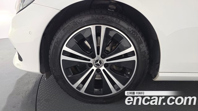 Mercedes-Benz E-Class E220d Avantgarde