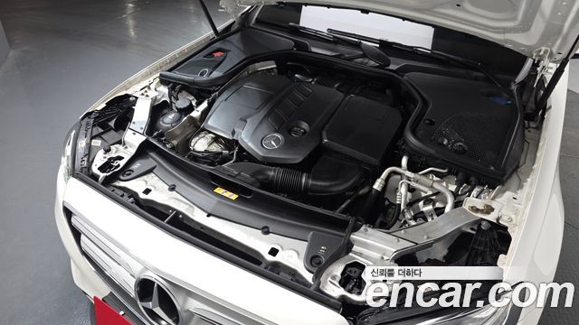 Mercedes-Benz E-Class E220d Avantgarde