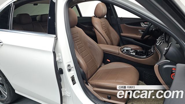 Mercedes-Benz E-Class E220d Avantgarde