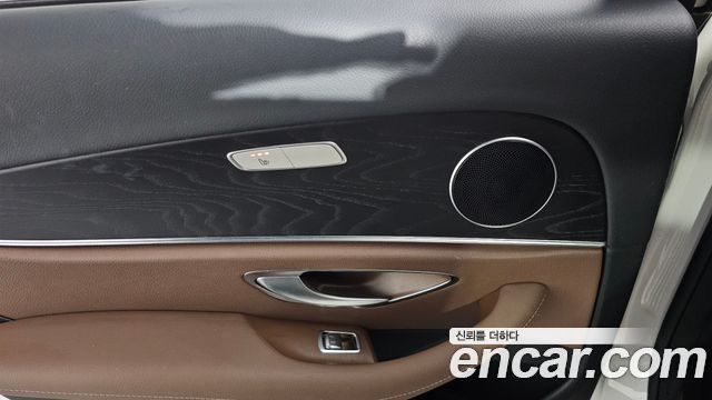 Mercedes-Benz E-Class E220d Avantgarde