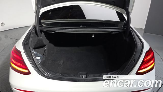 Mercedes-Benz E-Class E220d Avantgarde