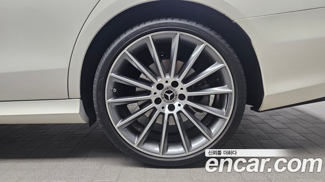 Mercedes-Benz E-Class E350 4MATIC AMG Line