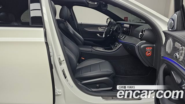 Mercedes-Benz E-Class E350 4MATIC AMG Line