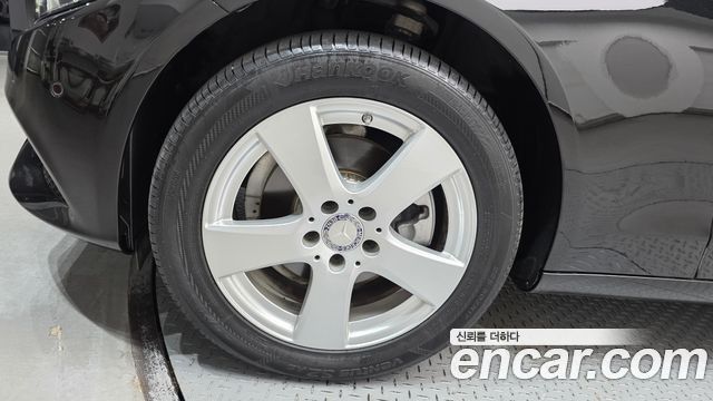 Mercedes-Benz C-Class C200