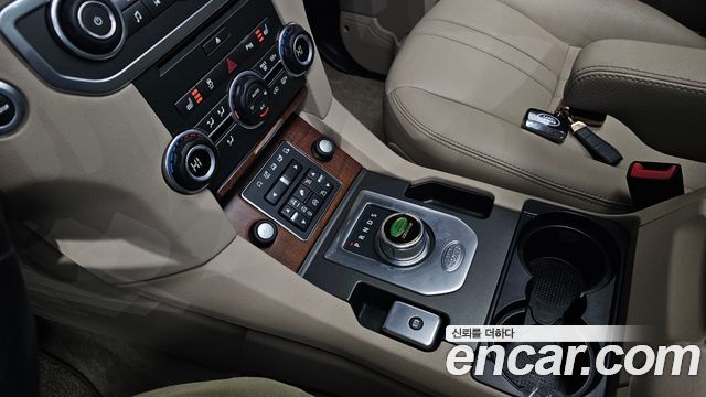 Land Rover Discovery 3.0 SDV6 SE