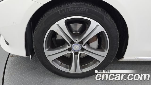 Mercedes-Benz E-Class E300 Avantgarde