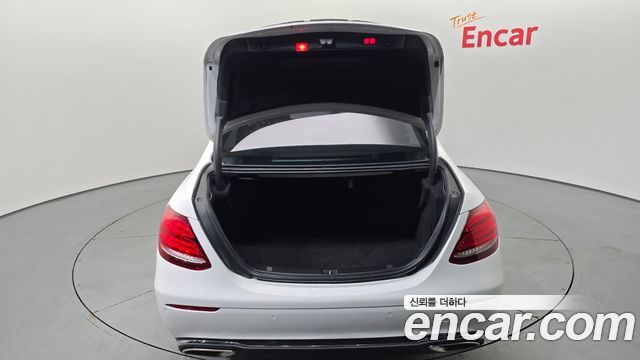 Mercedes-Benz E-Class E300 Avantgarde
