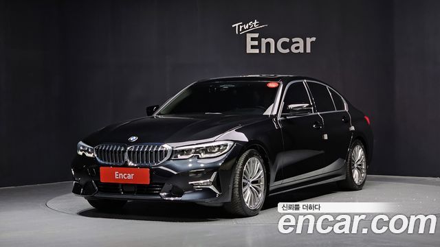 BMW 3-Series 320i Luxury