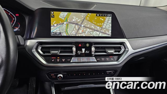 BMW 3-Series 320i Luxury