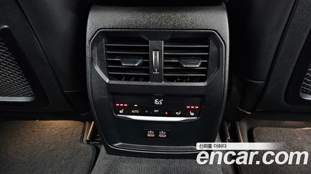 BMW 3-Series 320i Luxury