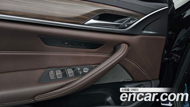 BMW 5-Series 530i M Sport Package