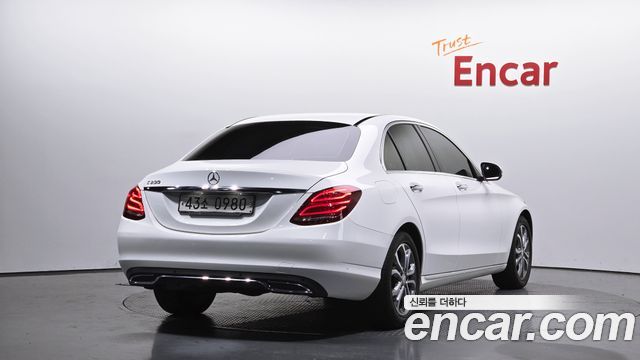 Mercedes-Benz C-Class C200 Avantgarde