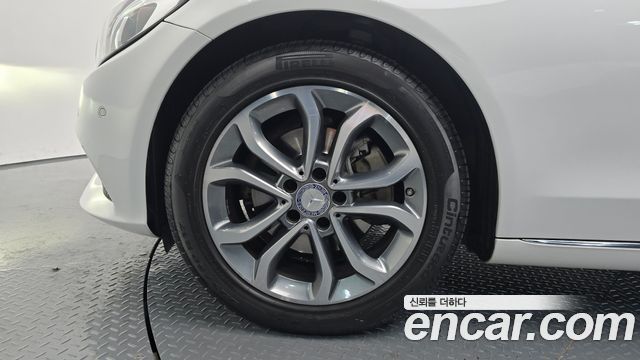 Mercedes-Benz C-Class C200 Avantgarde