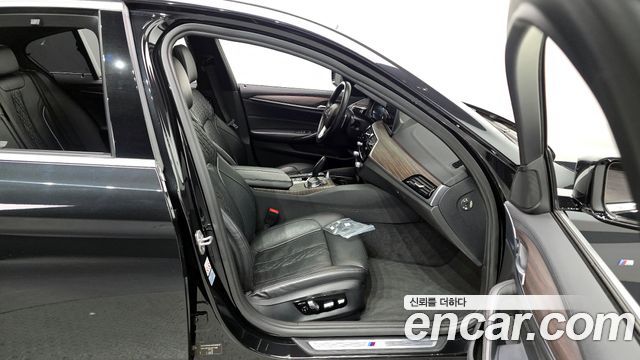 BMW 5-Series 530i xDrive M Sport Package Plus