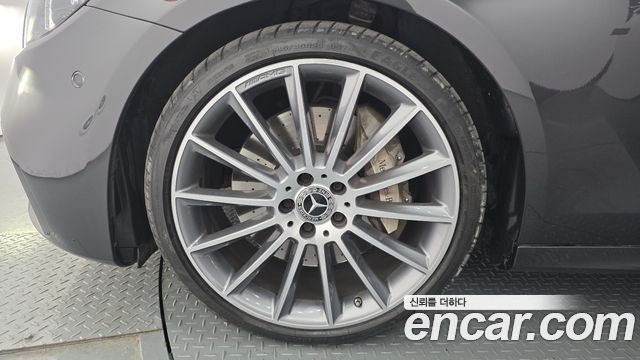 Mercedes-Benz E-Class E350 4MATIC AMG Line
