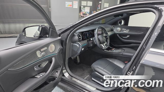Mercedes-Benz E-Class E350 4MATIC AMG Line