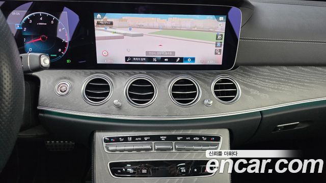 Mercedes-Benz E-Class E350 4MATIC AMG Line