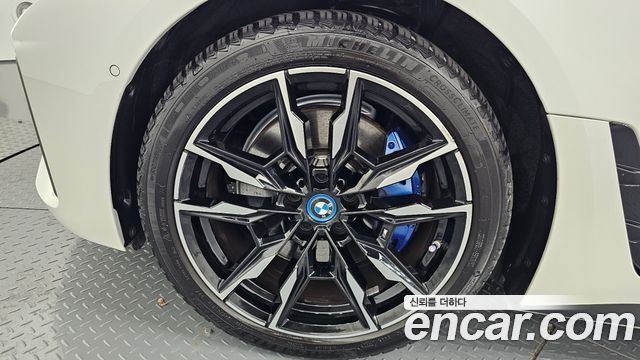 BMW i4 M50