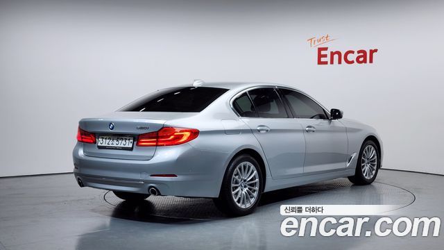 BMW 5-Series 520i Luxury