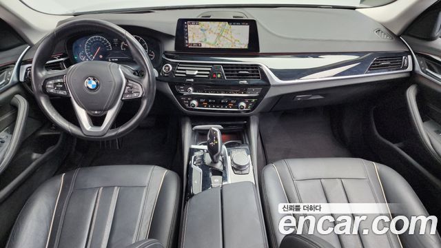 BMW 5-Series 520i Luxury