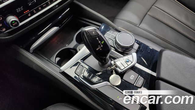 BMW 5-Series 520i Luxury