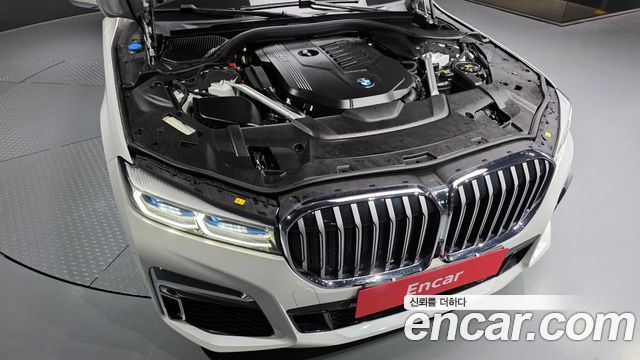 BMW 7-Series 740Li xDrive M Sport Package