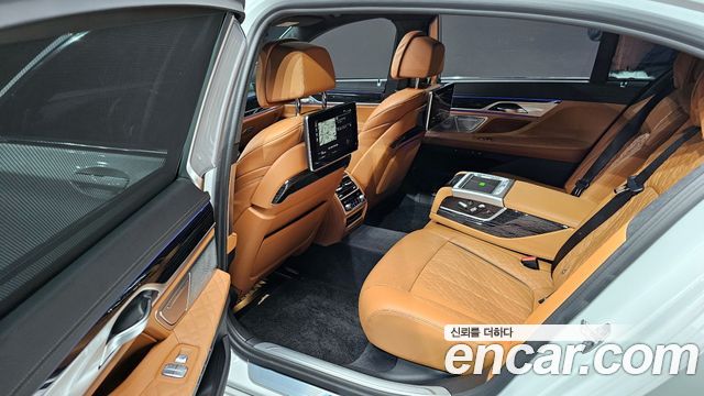 BMW 7-Series 740Li xDrive M Sport Package