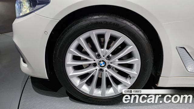BMW 5-Series 520d Luxury Plus