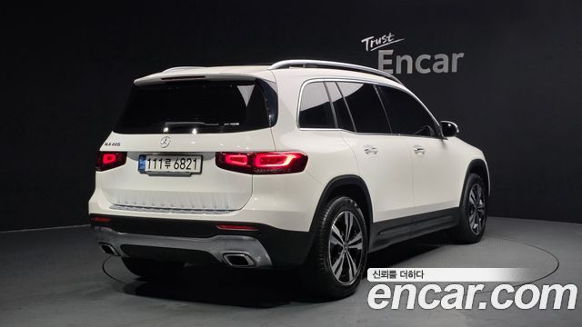 Mercedes-Benz GLB-Class GLB220